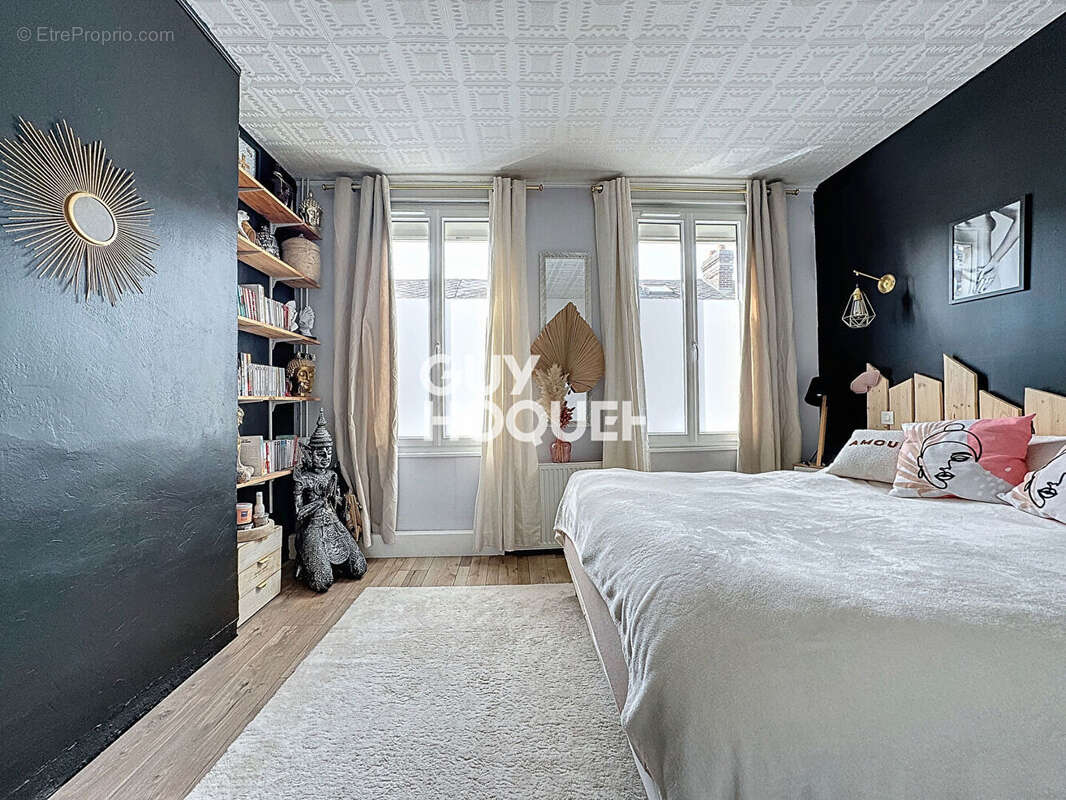 Maison à SAINT-ETIENNE-DU-ROUVRAY