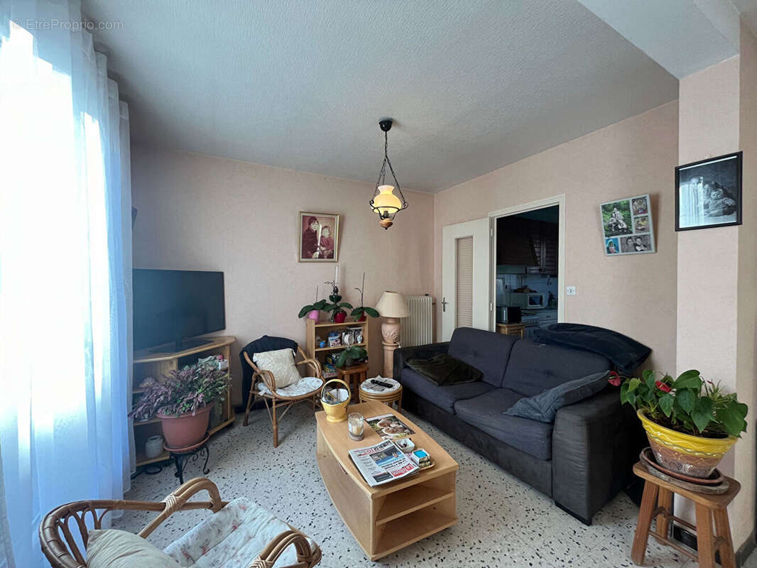 Maison à MONTELIMAR