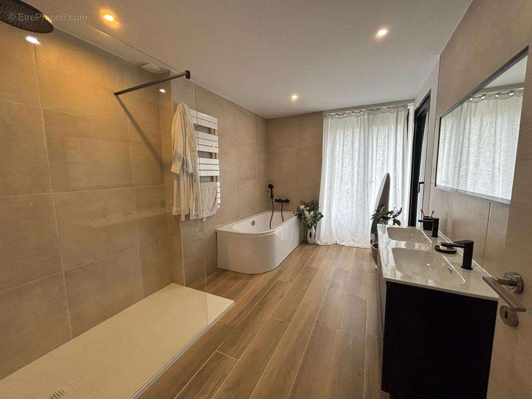 PAU: Quartier du Buisson, Maison À Vendre, bien rare à visiter rapidement!! - photo 11