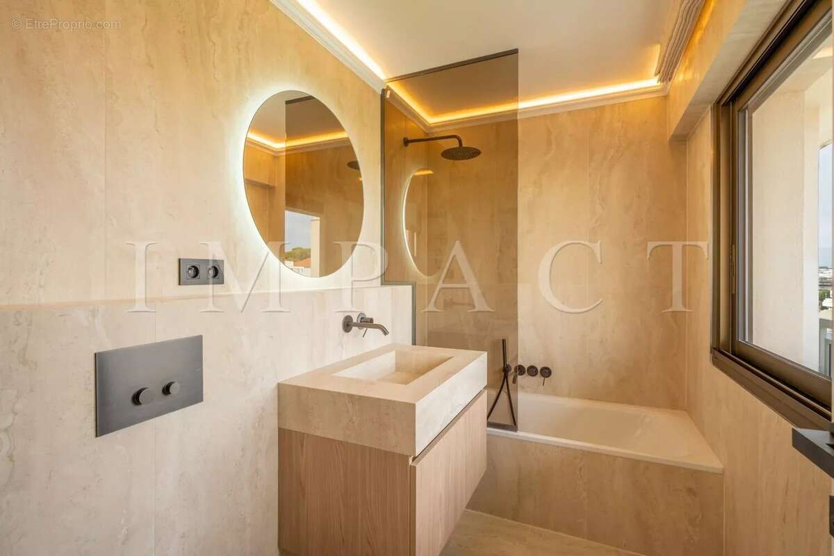 Juan-Les-Pins  Appartement 5P en duplex avec piscine et vue mer panoramique à vendre - photo 10