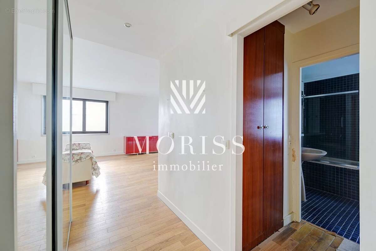 Appartement à PARIS-8E