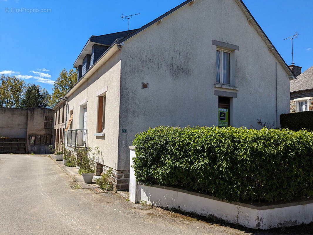 Maison à SAINT-LAURENT-SUR-OUST
