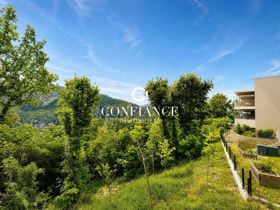 Appartement à GILETTE