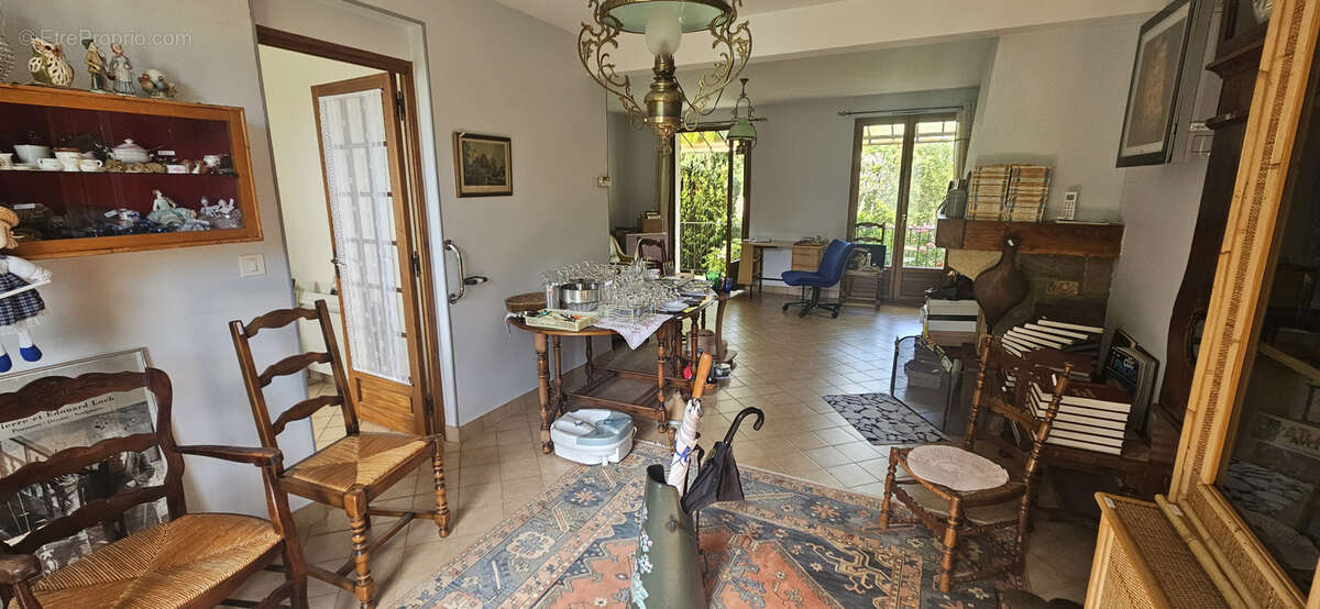 Maison à JUSSY