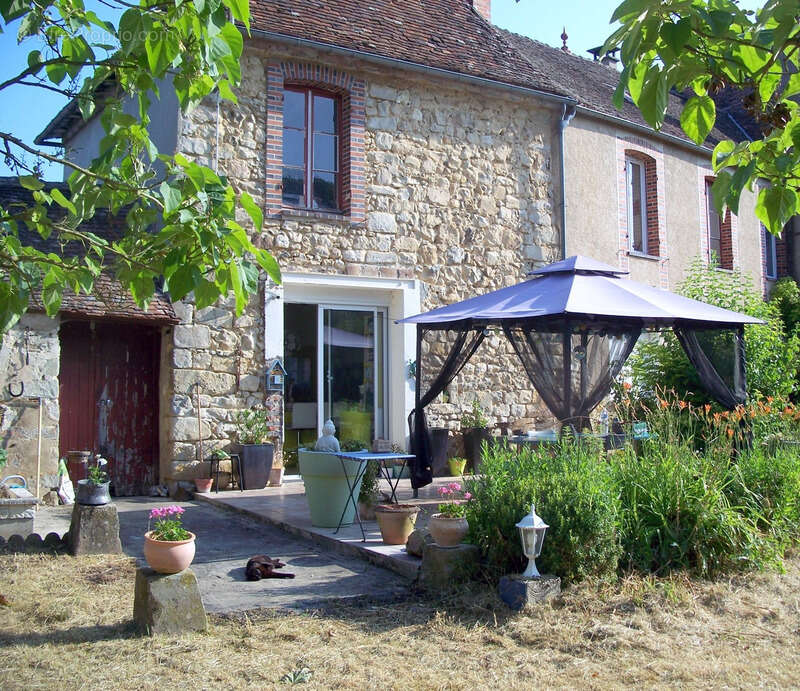 Maison à THORIGNY-SUR-OREUSE