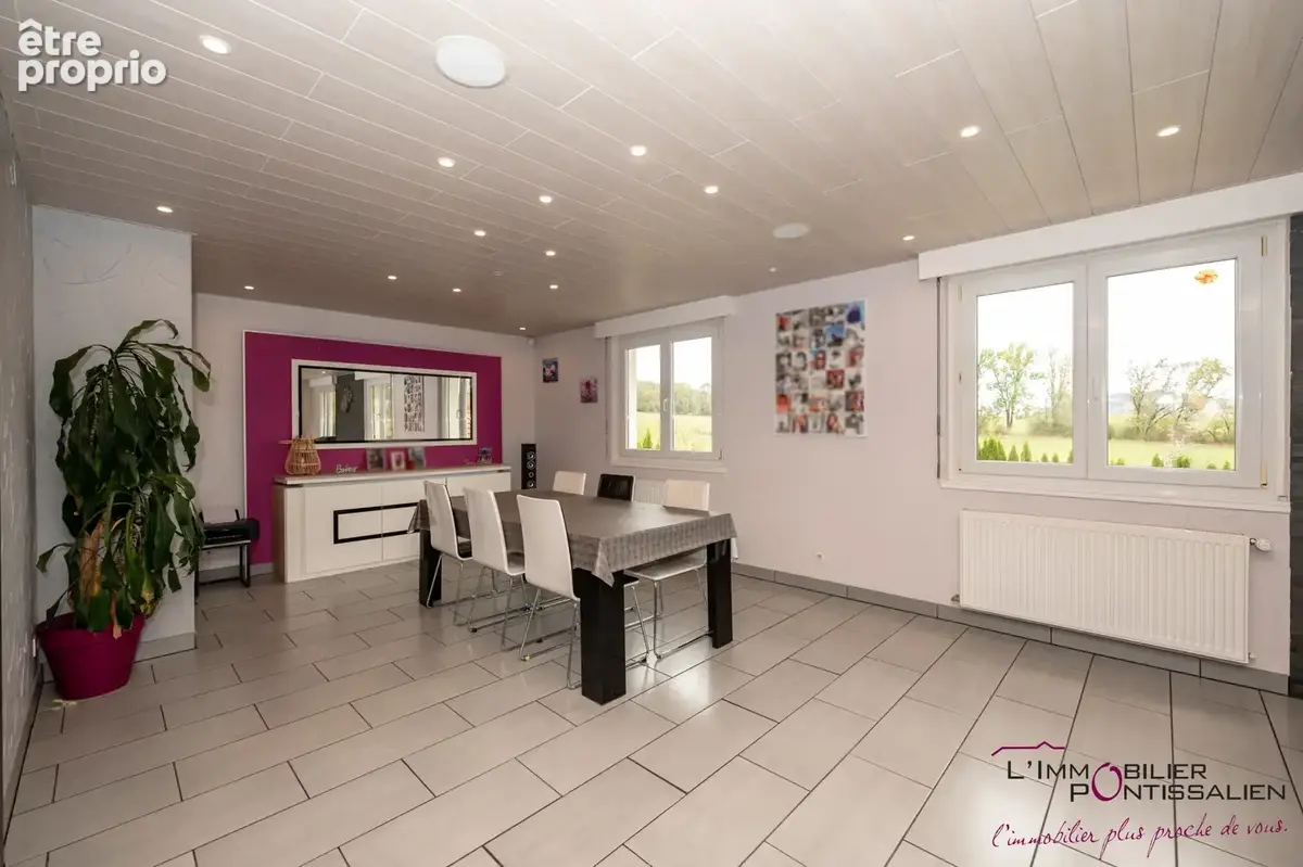 Maison - vuillecin - 200m2 - 6 chambres - photo 24