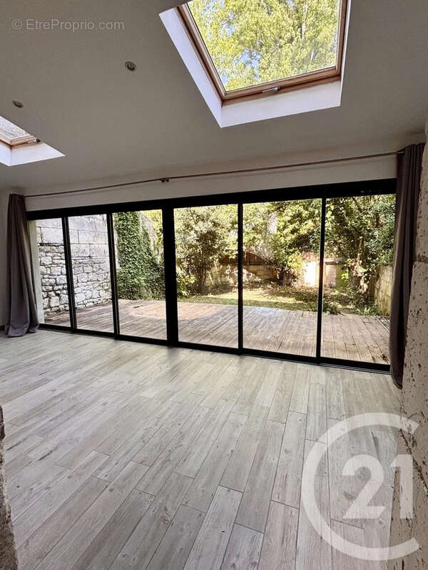 Maison 168 m² à Angouleme  - photo 3