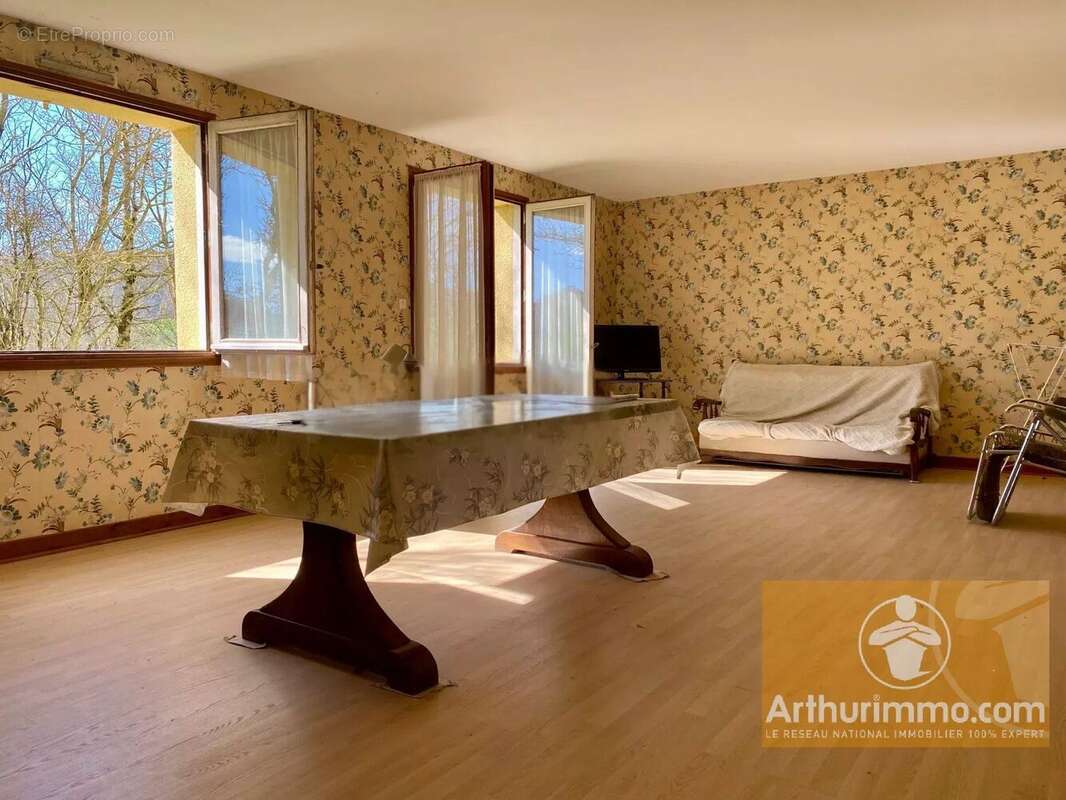 Maison à SEVERAC-LE-CHATEAU