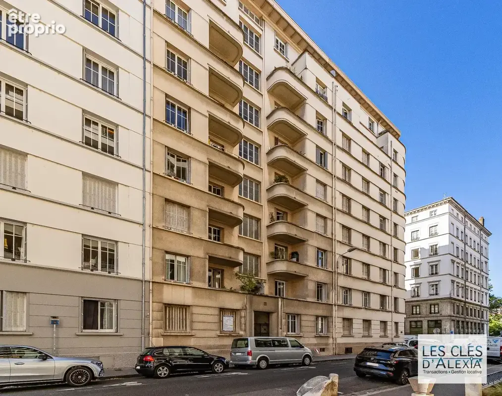 EXCLUSIVITÉ – LYON 6ᵉ SECTEUR FOCH – Appartement de caractère avec balcon, cave et grenier - photo 14