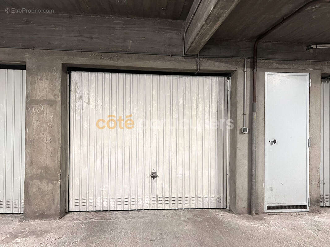 Parking à ORLEANS