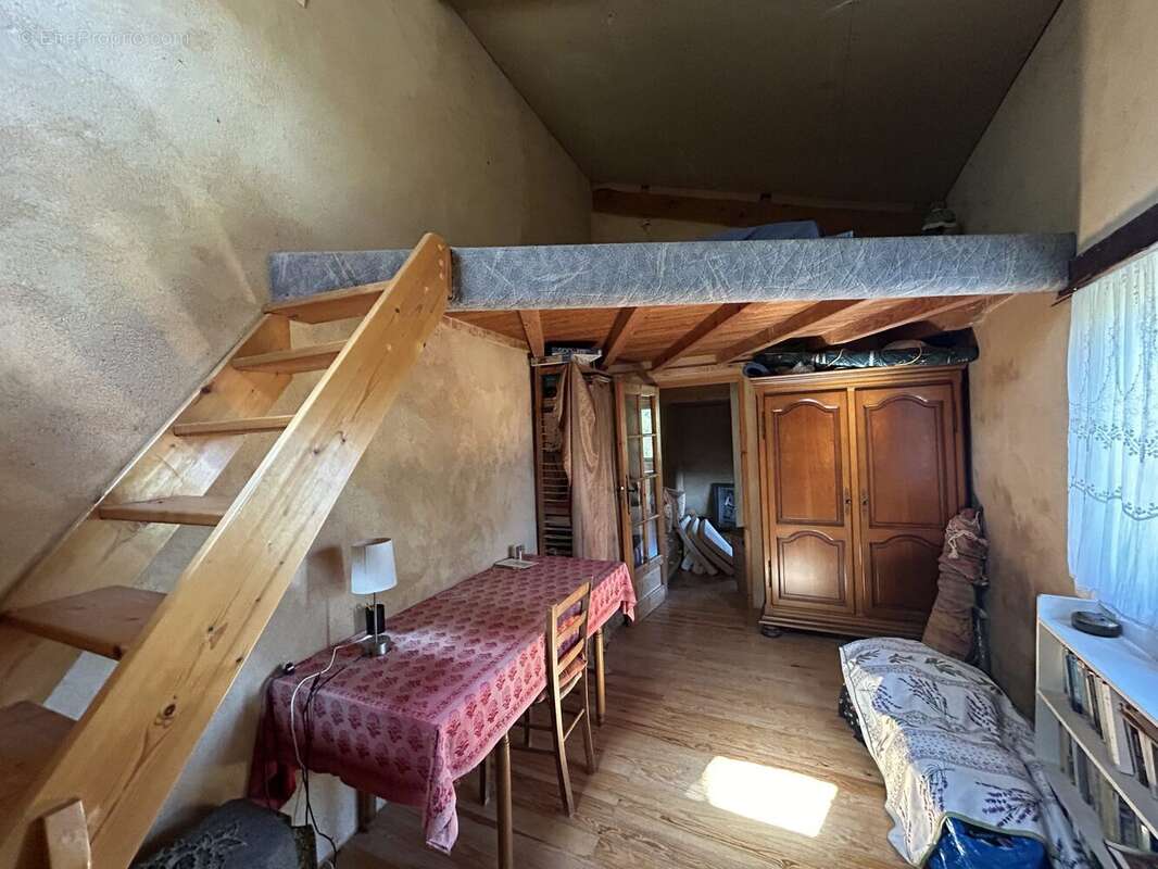 Maison 160 m² à Creysseilles  - photo 8