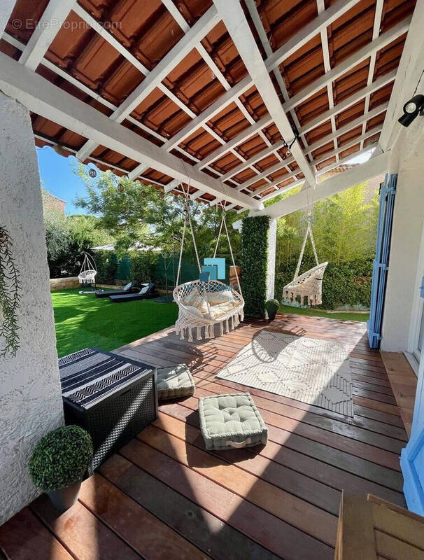 Maison à PUGET-SUR-ARGENS