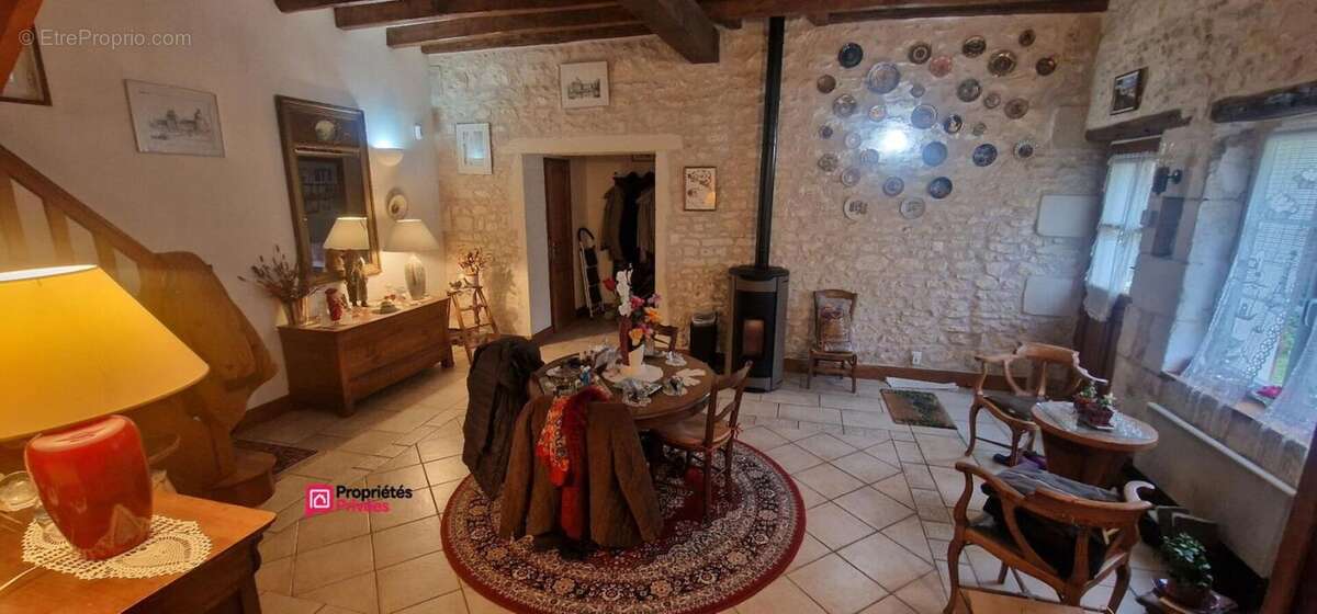 Maison à MEUSNES