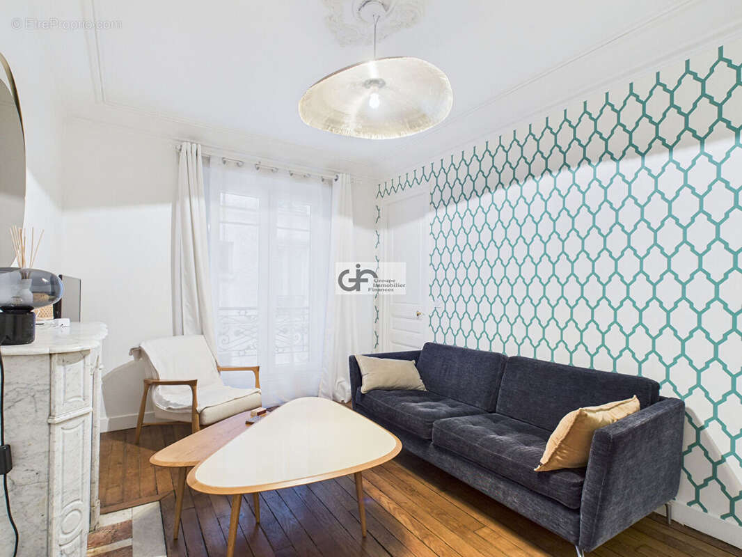 Appartement à PARIS-16E