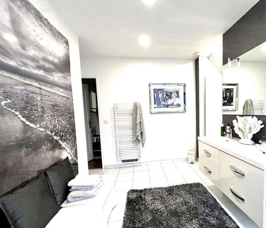 Maison à PONT-L&#039;EVEQUE