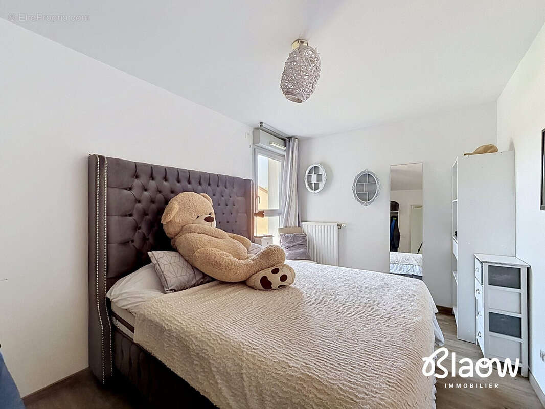 Appartement 88 m² à Decines-Charpieu  - photo 8