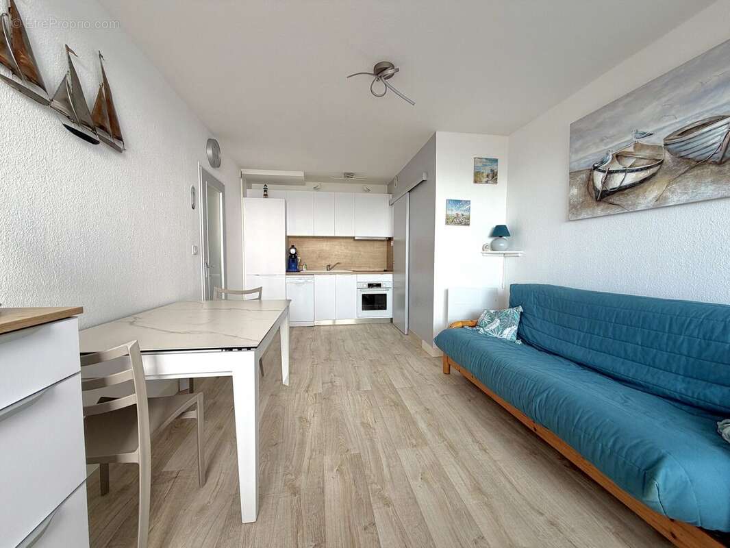 Séjour avec kitchenette - Appartement à SAINT-JEAN-DE-MONTS