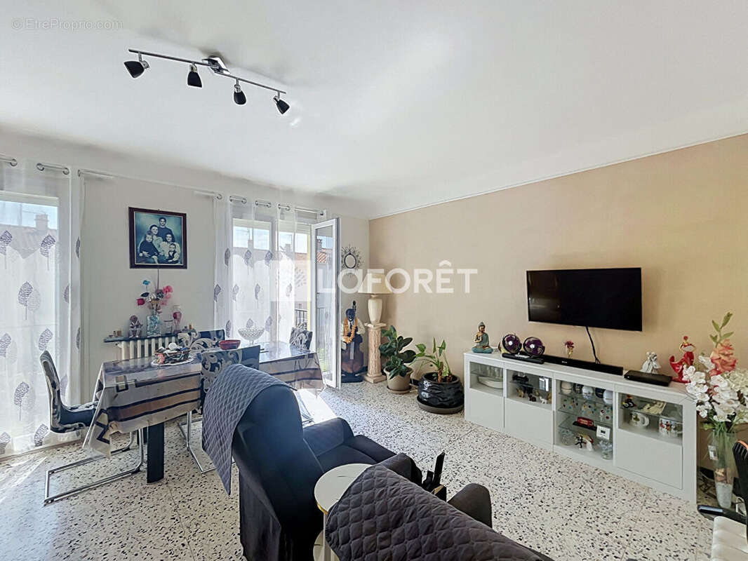 Maison 3 faces avec piscine, 4 chambres et grand garage - photo 3