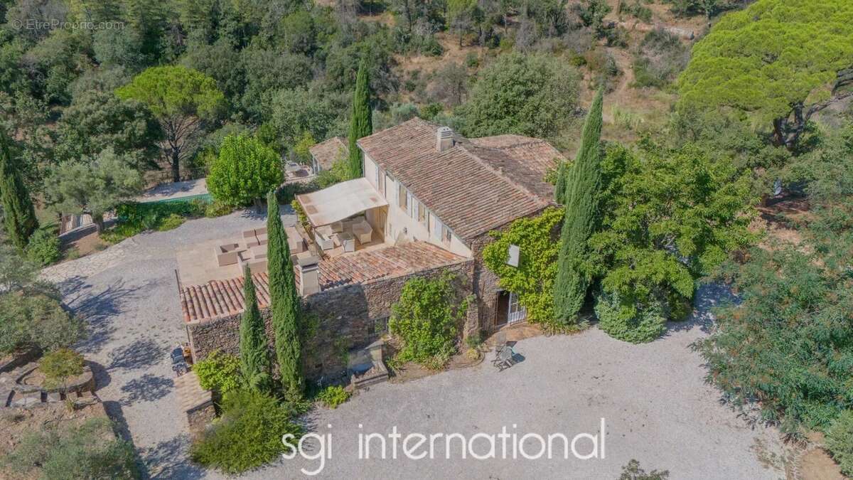 Maison à LA GARDE-FREINET