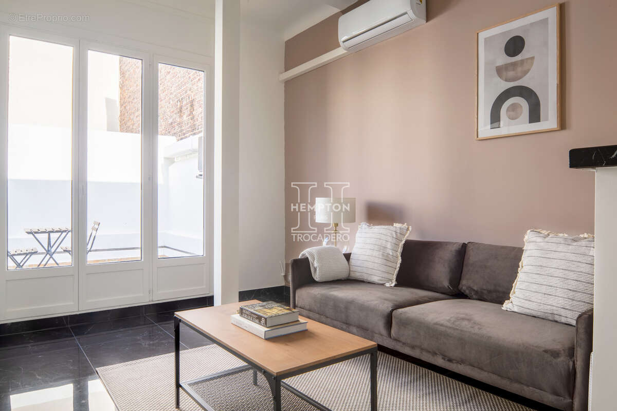 Appartement à PARIS-17E