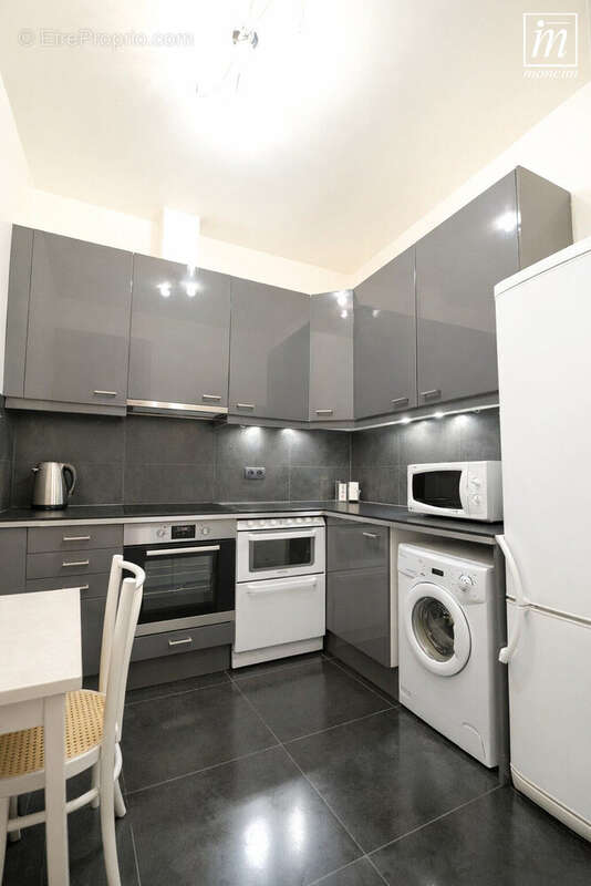 Appartement à PARIS-8E