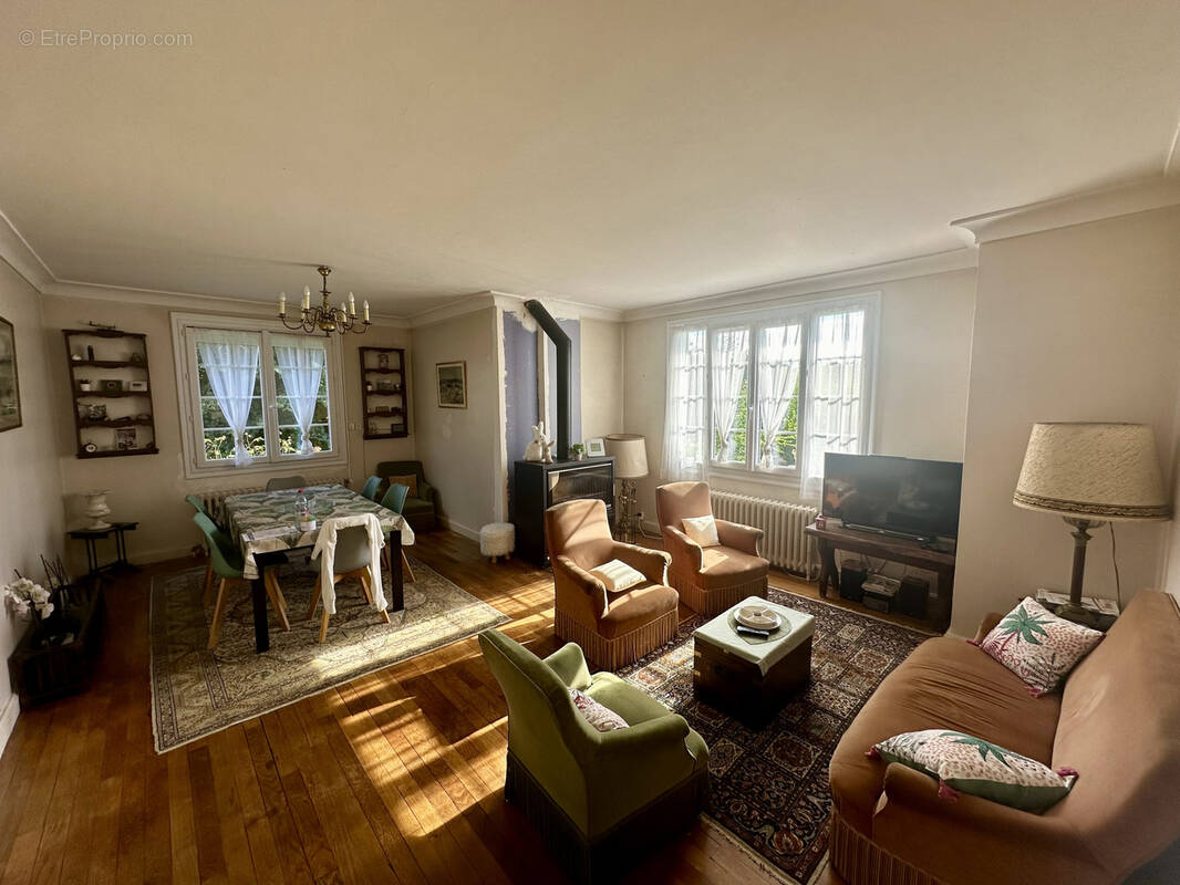 Maison à SAINT-PRIVAT