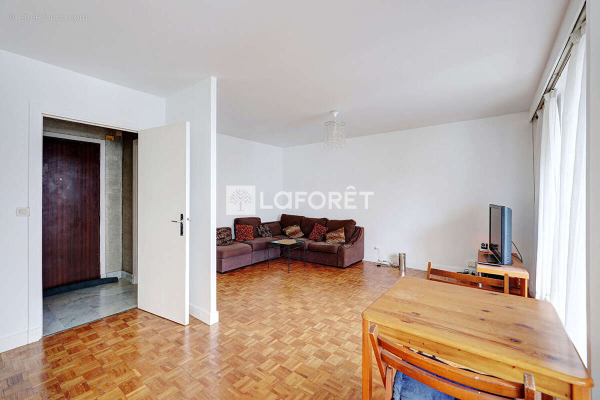 Appartement à PARIS-15E