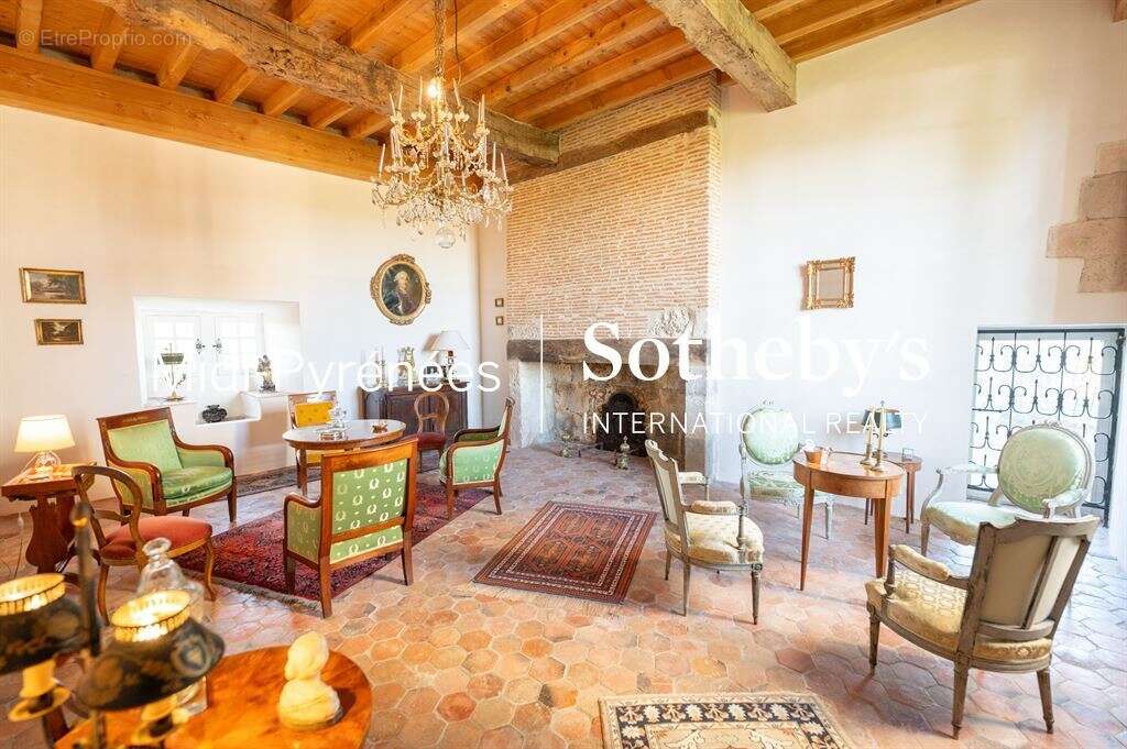 Maison à LARROQUE-ENGALIN