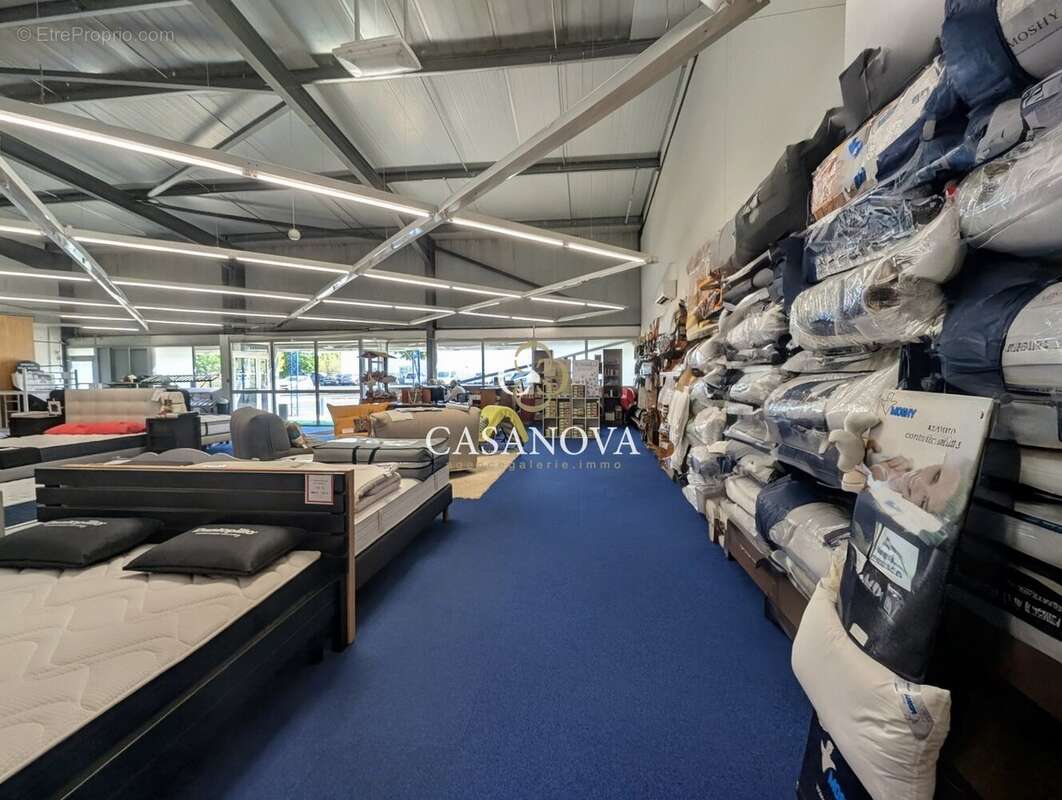 Fonds de commerce de plus 400 m2 disponible dans zone artisanale - photo 4