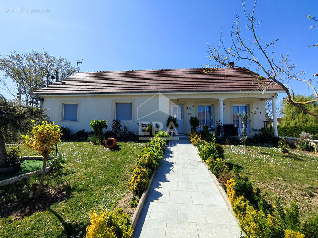 Maison à LE DESCHAUX