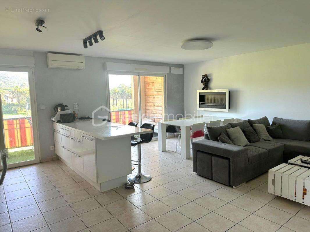 Appartement à HYERES