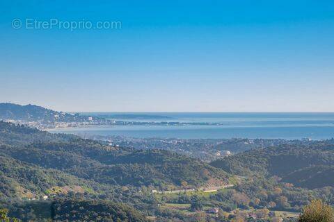 Maison à LES ADRETS-DE-L&#039;ESTEREL