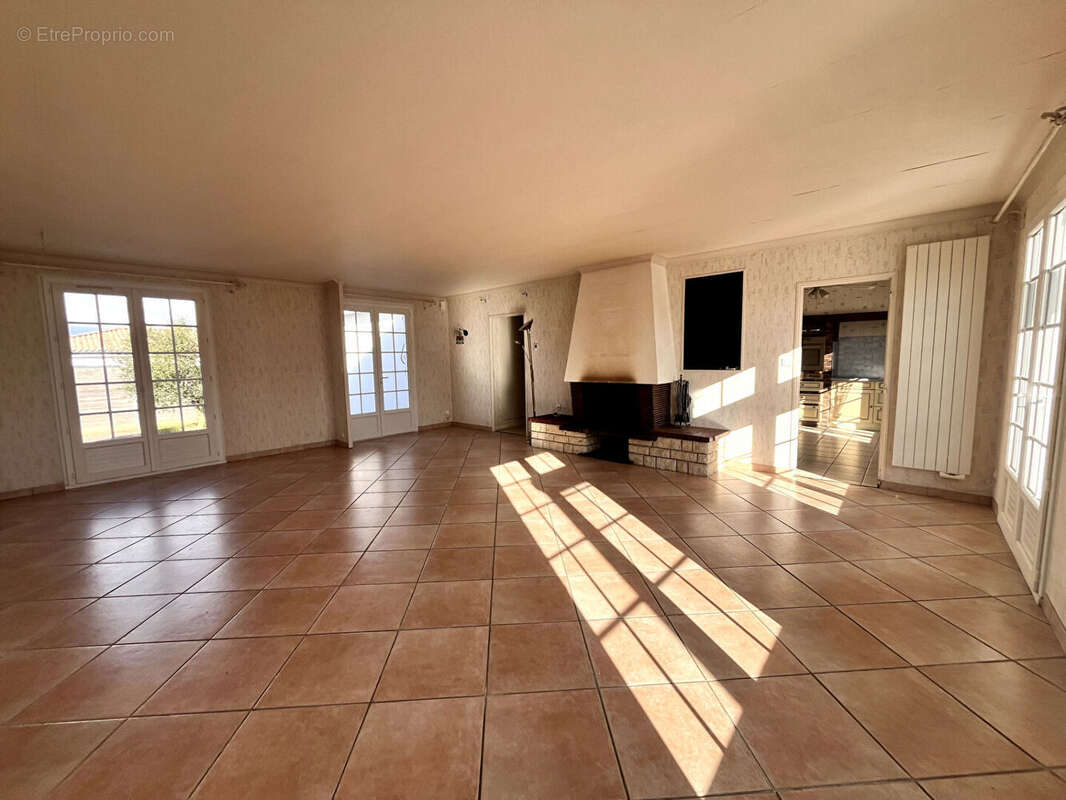 Maison à SAINTE-SOULLE