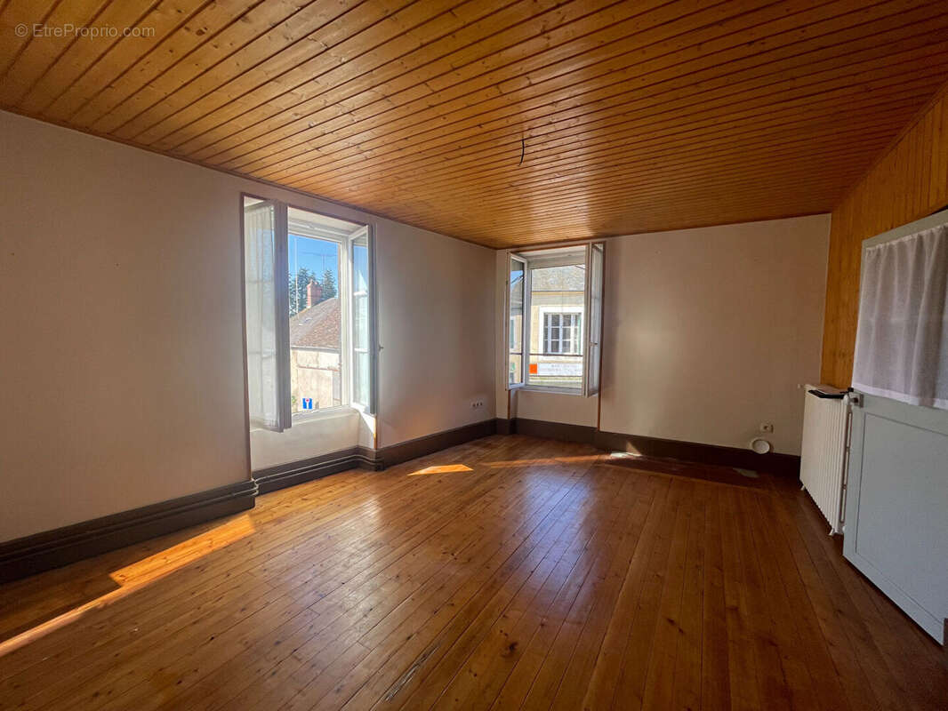 Maison à SAINT-SAULGE