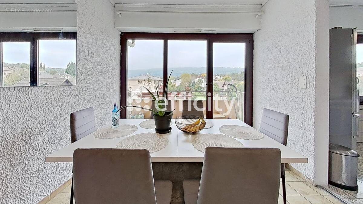 Appartement à LA ROCHE-SUR-FORON