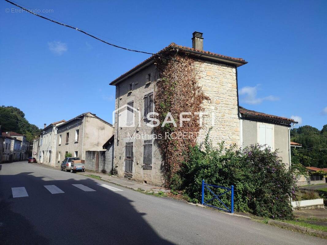 Photo 1 - Maison à CELLEFROUIN