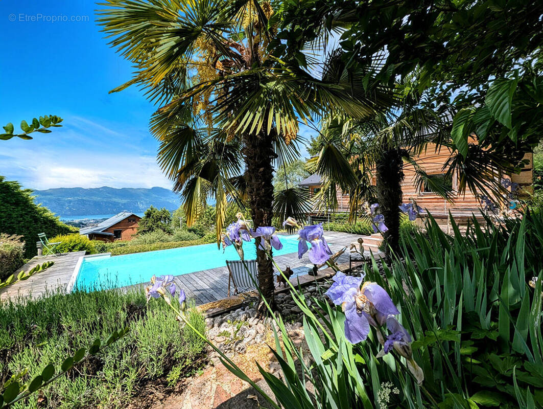 Maison à PUGNY-CHATENOD