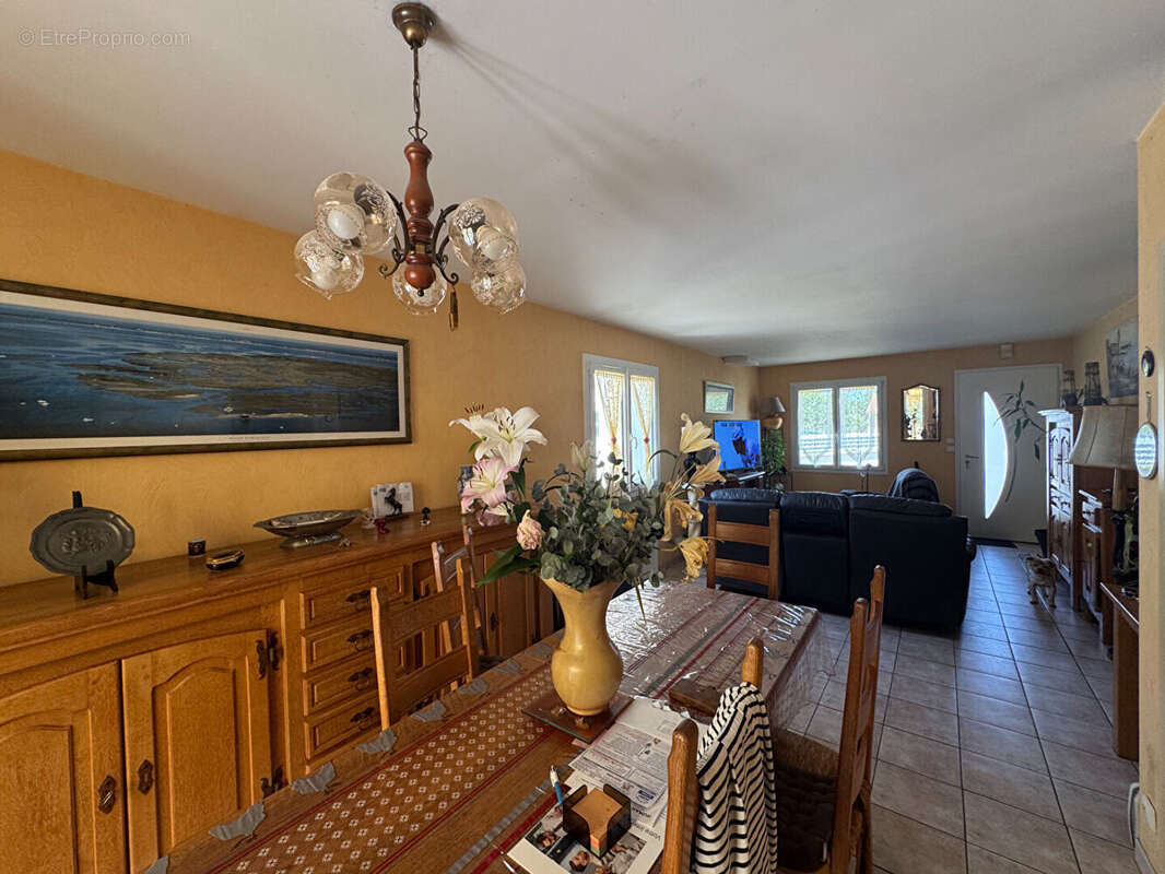 Villenave d'Ornon - Maison de 84m² avec jardin et stationnement - photo 4