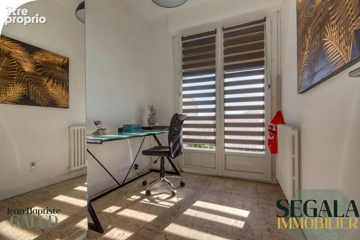 Maison lumineuse avec trois chambres, terrasse et grand garage - photo 17
