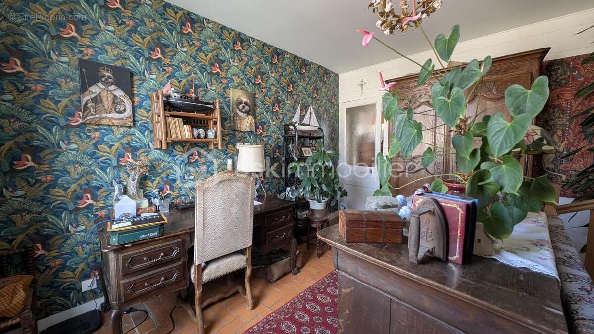 Maison en pierre de ville avec cour ! - photo 2
