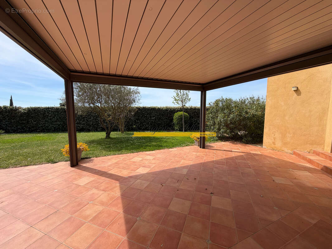 Maison à MONTELIMAR