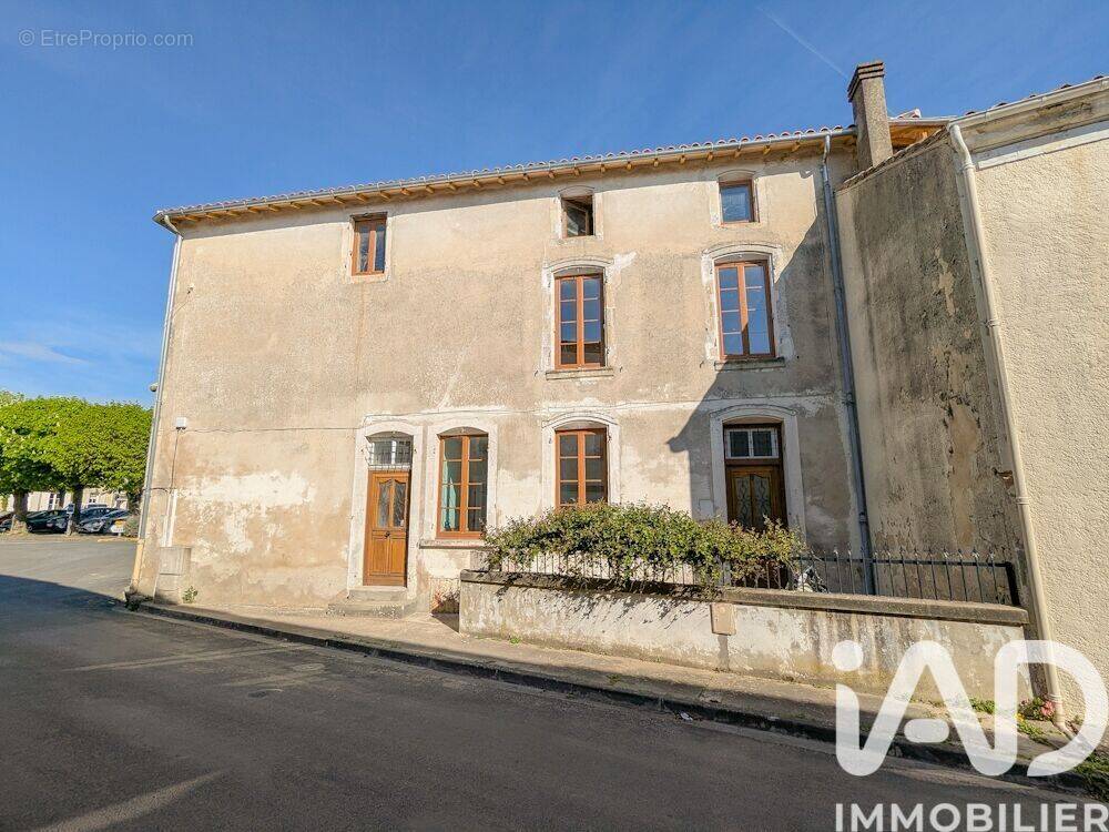Appartement 160 m² à Beauvais-Sur-Matha  - photo 1