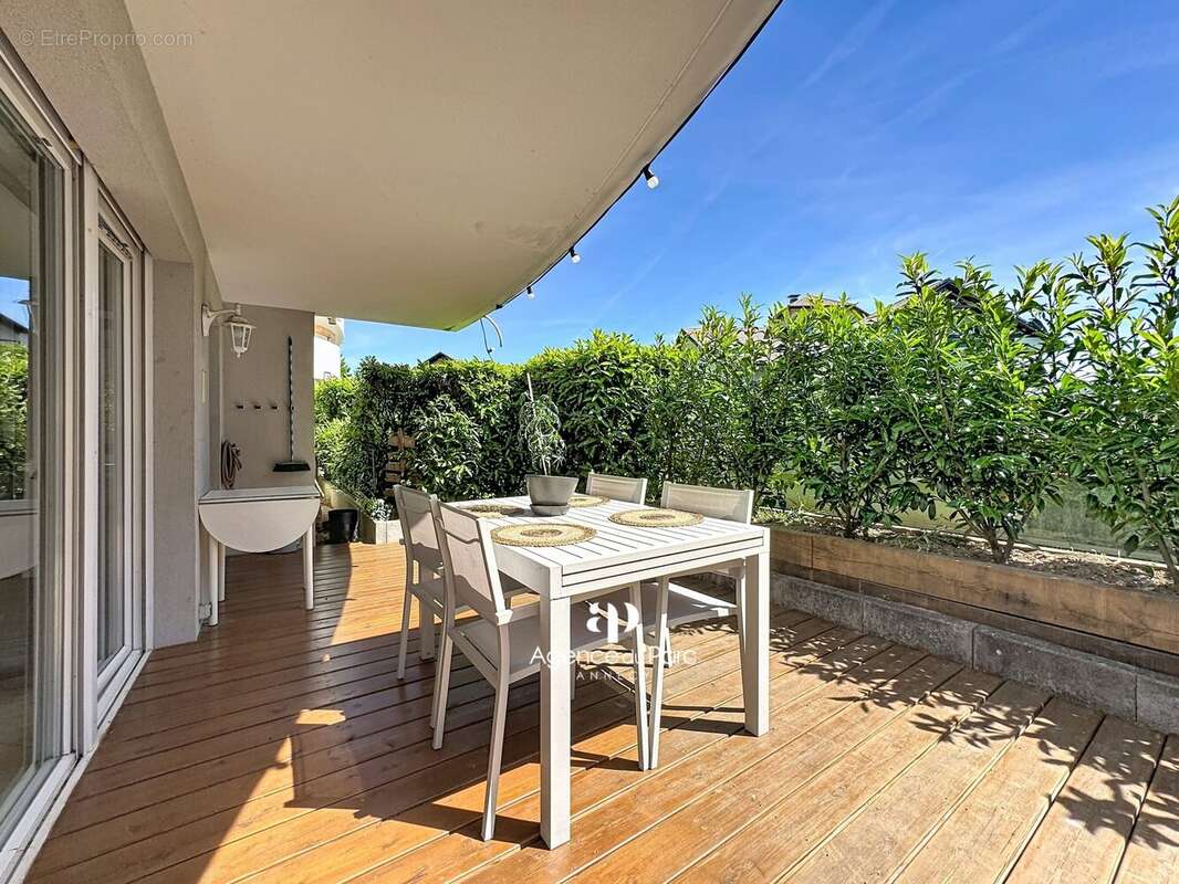 Appartement à POISY