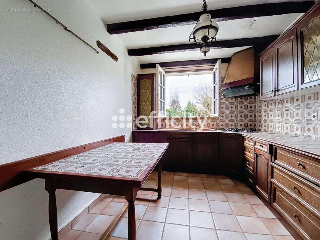 Maison à LE MESNIL-AUBRY