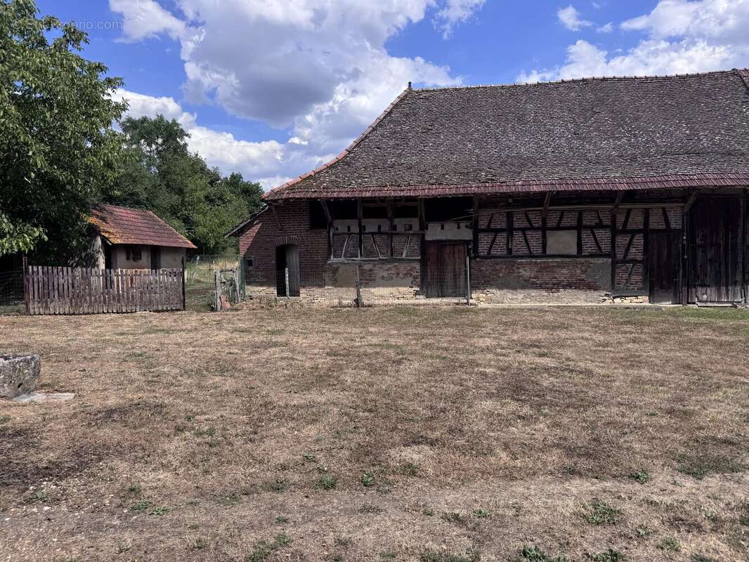 Ferme bressane avec dépendances et 1 hectare - photo 9