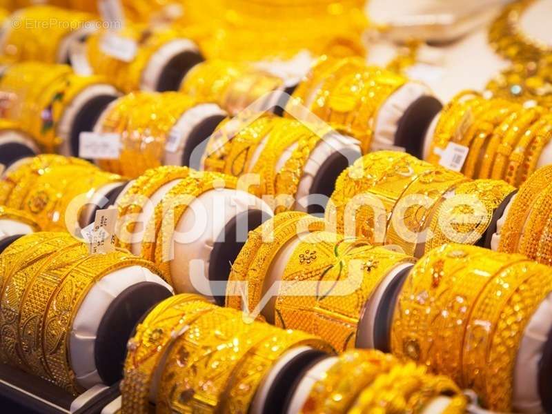 Commerce à VINZELLES