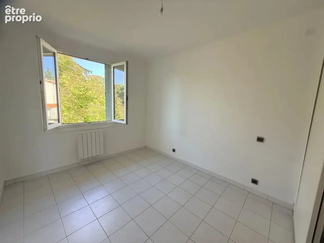 Appartement 3 pièces 66 m² à vendre à Nimes (30000) - photo 3