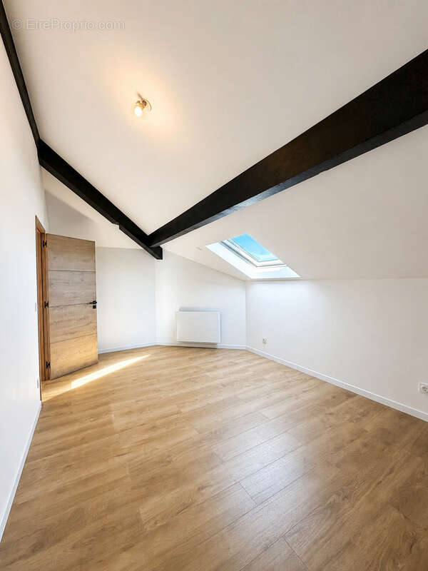 EXCLUSIVITÉ   Appartement T4 de 113 m2 utiles (104,49 m2 Loi Carrez)   Centre-ville de Cranves-Sales - photo 5
