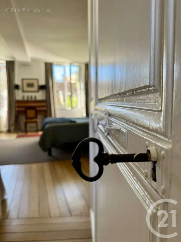 Maison 293 m² à Fontainebleau  - photo 15