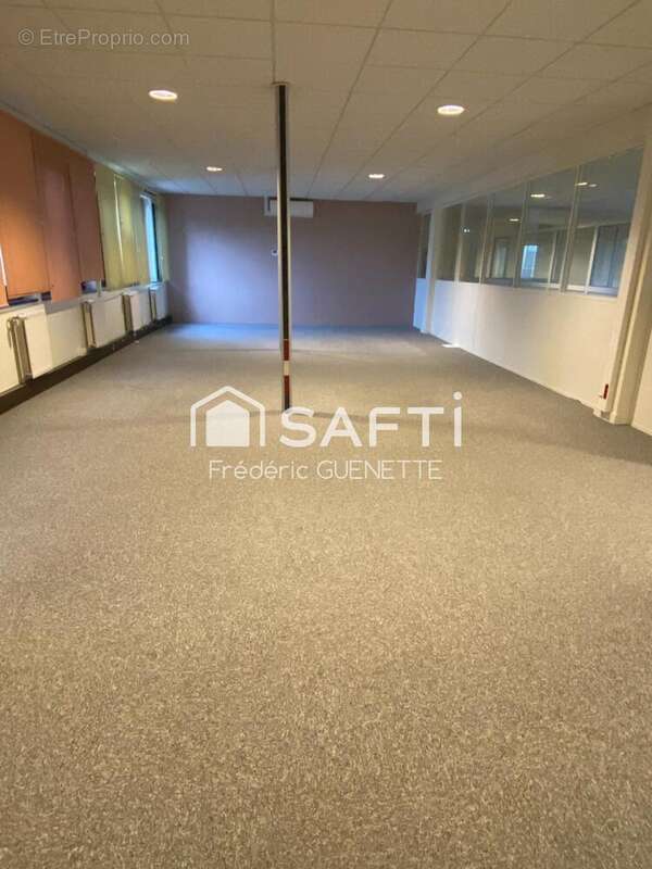 Photo 4 - Commerce à NIORT